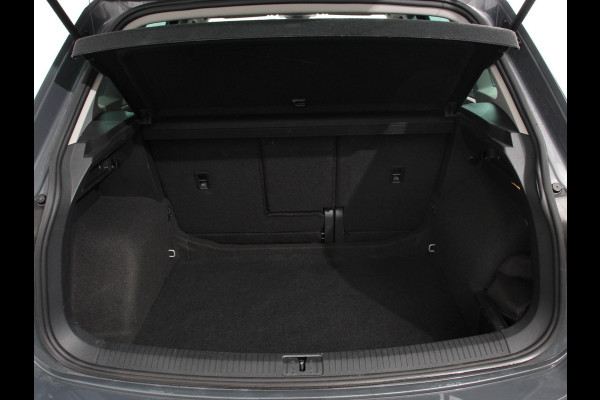 Volkswagen Tiguan 1.5 TSI DSG 150pk Life | Navigatie | Apple Carplay/Android Auto | Parkeersensoren | Adaptive cruise Control | Wegklapbare Trekhaak | Stoel- en stuurverwarming | Ledverlichting | Getinte ramen | Climate Control