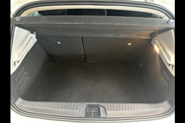 Renault Clio 1.0 TCe 90pk Techno | Navi | Camera | 16" | PDC V+A | Carplay | Renault Clio 1.0 TCe 90pk Techno | Navi | Camera | 16" | PDC V+A | Carplay |