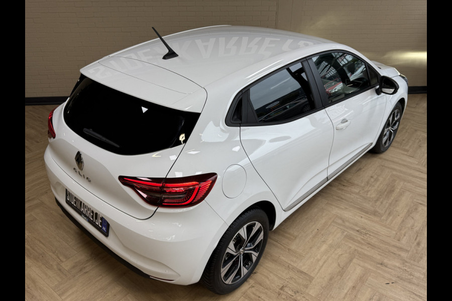 Renault Clio 1.0 TCe 90pk Techno | Navi | Camera | 16" | PDC V+A | Carplay | Renault Clio 1.0 TCe 90pk Techno | Navi | Camera | 16" | PDC V+A | Carplay |