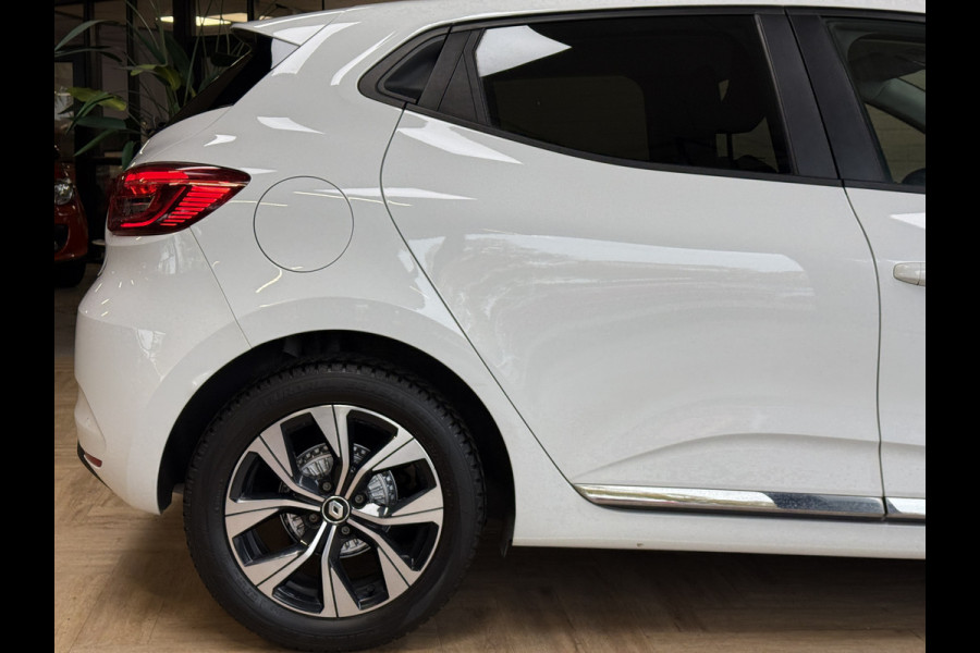 Renault Clio 1.0 TCe 90pk Techno | Navi | Camera | 16" | PDC V+A | Carplay | Renault Clio 1.0 TCe 90pk Techno | Navi | Camera | 16" | PDC V+A | Carplay |