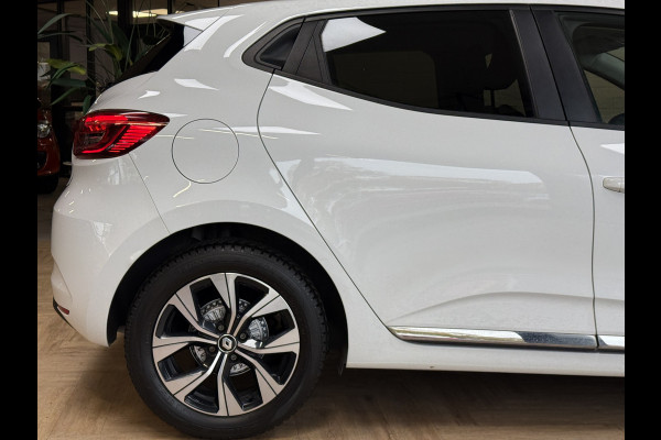 Renault Clio 1.0 TCe 90pk Techno | Navi | Camera | 16" | PDC V+A | Carplay | Renault Clio 1.0 TCe 90pk Techno | Navi | Camera | 16" | PDC V+A | Carplay |