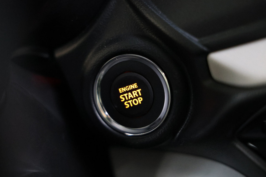 Suzuki Swift 1.2 Style Smart Hybrid AUT ACC CARPLAY CAMERA STOELVW KEYLS '24 Suzuki Swift 1.2 Style Smart Hybrid AUT ACC CARPLAY CAMERA STOELVW KEYLS '24