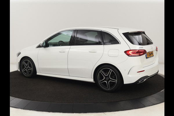 Mercedes-Benz B-Klasse 200 Business Solution AMG | Half Leder/Alcantara | Stoelverwarming | Sfeerverlichting | Camera | Navigatie Mercedes-Benz B-Klasse 200 Business Solution AMG | Half Leder/Alcantara | Stoelverwarming | Sfeerverlichting | Camera | Navigatie