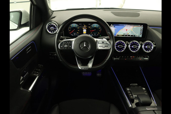 Mercedes-Benz B-Klasse 200 Business Solution AMG | Half Leder/Alcantara | Stoelverwarming | Sfeerverlichting | Camera | Navigatie Mercedes-Benz B-Klasse 200 Business Solution AMG | Half Leder/Alcantara | Stoelverwarming | Sfeerverlichting | Camera | Navigatie