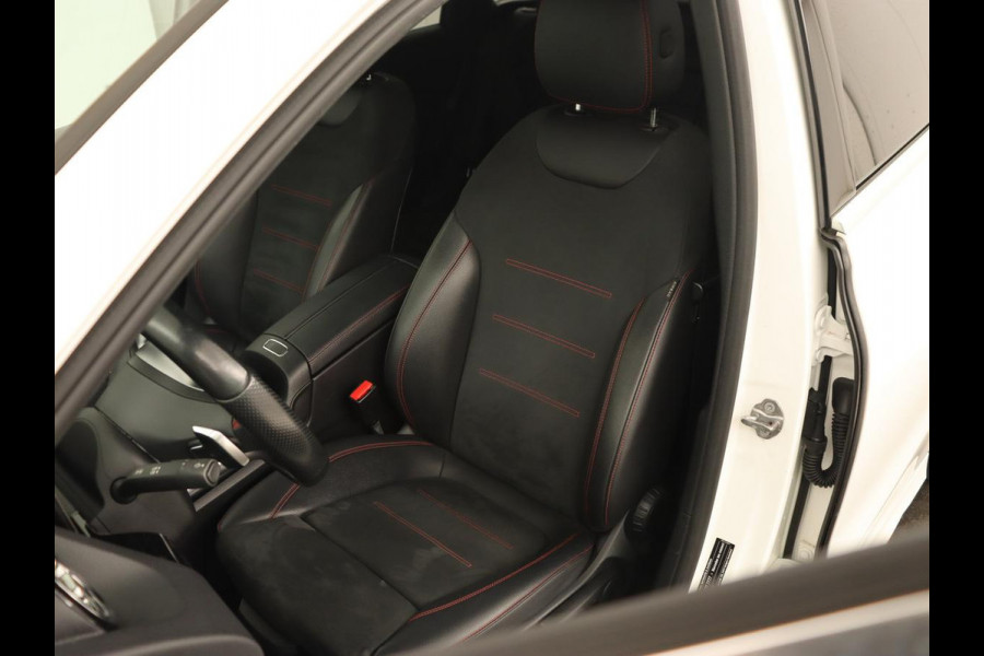 Mercedes-Benz B-Klasse 200 Business Solution AMG | Half Leder/Alcantara | Stoelverwarming | Sfeerverlichting | Camera | Navigatie Mercedes-Benz B-Klasse 200 Business Solution AMG | Half Leder/Alcantara | Stoelverwarming | Sfeerverlichting | Camera | Navigatie