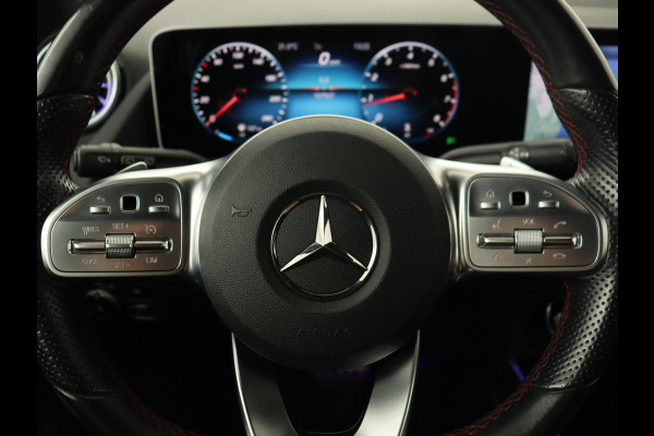 Mercedes-Benz B-Klasse 200 Business Solution AMG | Half Leder/Alcantara | Stoelverwarming | Sfeerverlichting | Camera | Navigatie Mercedes-Benz B-Klasse 200 Business Solution AMG | Half Leder/Alcantara | Stoelverwarming | Sfeerverlichting | Camera | Navigatie