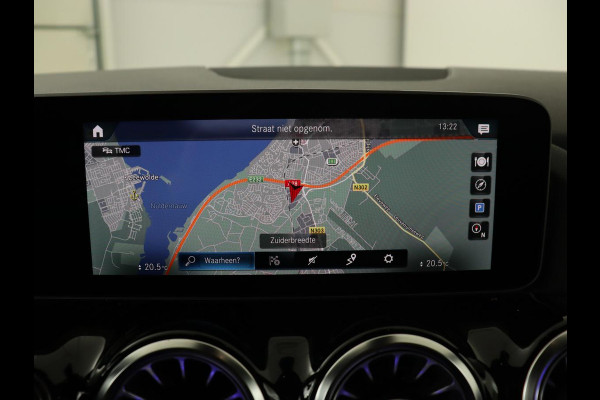 Mercedes-Benz B-Klasse 200 Business Solution AMG | Half Leder/Alcantara | Stoelverwarming | Sfeerverlichting | Camera | Navigatie Mercedes-Benz B-Klasse 200 Business Solution AMG | Half Leder/Alcantara | Stoelverwarming | Sfeerverlichting | Camera | Navigatie