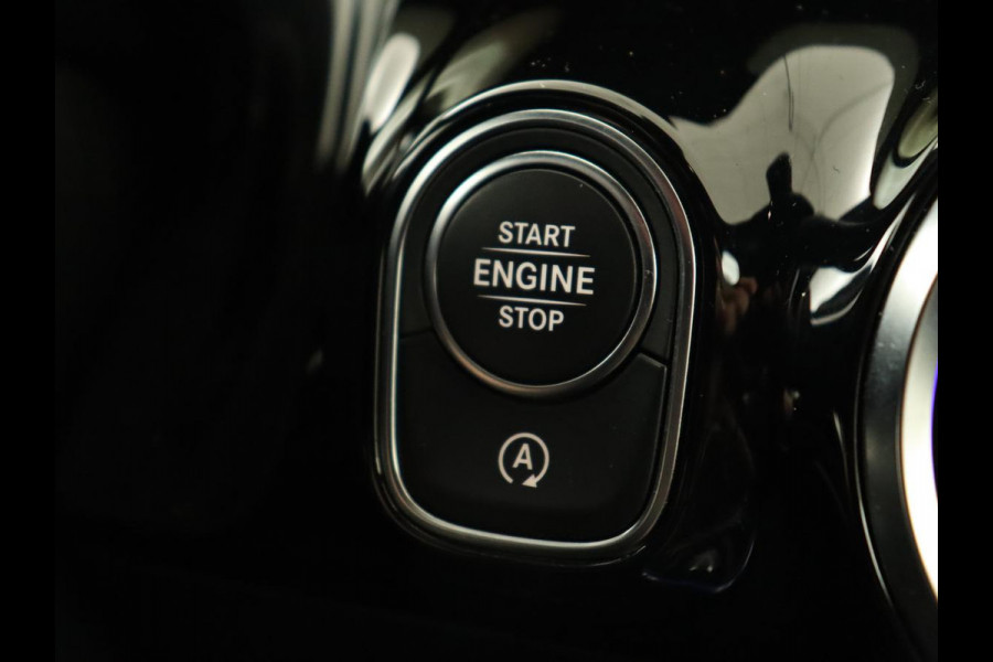 Mercedes-Benz B-Klasse 200 Business Solution AMG | Half Leder/Alcantara | Stoelverwarming | Sfeerverlichting | Camera | Navigatie Mercedes-Benz B-Klasse 200 Business Solution AMG | Half Leder/Alcantara | Stoelverwarming | Sfeerverlichting | Camera | Navigatie