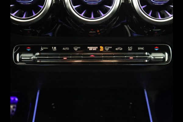 Mercedes-Benz B-Klasse 200 Business Solution AMG | Half Leder/Alcantara | Stoelverwarming | Sfeerverlichting | Camera | Navigatie Mercedes-Benz B-Klasse 200 Business Solution AMG | Half Leder/Alcantara | Stoelverwarming | Sfeerverlichting | Camera | Navigatie