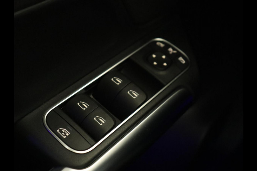 Mercedes-Benz B-Klasse 200 Business Solution AMG | Half Leder/Alcantara | Stoelverwarming | Sfeerverlichting | Camera | Navigatie Mercedes-Benz B-Klasse 200 Business Solution AMG | Half Leder/Alcantara | Stoelverwarming | Sfeerverlichting | Camera | Navigatie