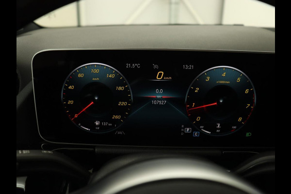 Mercedes-Benz B-Klasse 200 Business Solution AMG | Half Leder/Alcantara | Stoelverwarming | Sfeerverlichting | Camera | Navigatie Mercedes-Benz B-Klasse 200 Business Solution AMG | Half Leder/Alcantara | Stoelverwarming | Sfeerverlichting | Camera | Navigatie