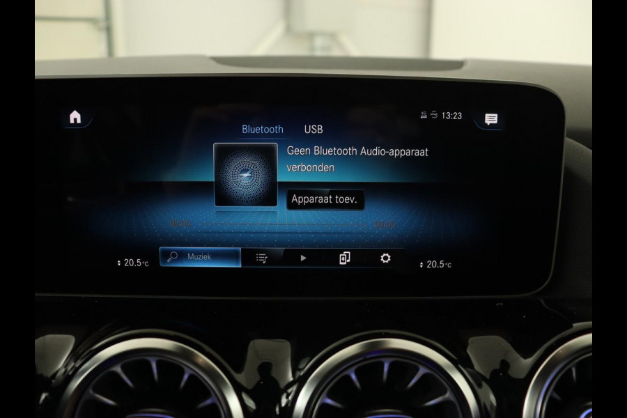 Mercedes-Benz B-Klasse 200 Business Solution AMG | Half Leder/Alcantara | Stoelverwarming | Sfeerverlichting | Camera | Navigatie Mercedes-Benz B-Klasse 200 Business Solution AMG | Half Leder/Alcantara | Stoelverwarming | Sfeerverlichting | Camera | Navigatie