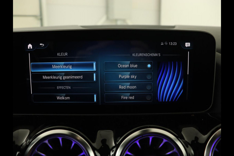 Mercedes-Benz B-Klasse 200 Business Solution AMG | Half Leder/Alcantara | Stoelverwarming | Sfeerverlichting | Camera | Navigatie Mercedes-Benz B-Klasse 200 Business Solution AMG | Half Leder/Alcantara | Stoelverwarming | Sfeerverlichting | Camera | Navigatie