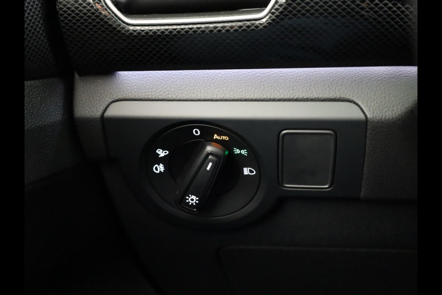 Volkswagen T-Cross 1.0 TSI Style 115 pk Automaat (DSG) | Navigatie | Parkeersensoren | Autom. airco | Matrix LED koplampen | Stoelverwarming |