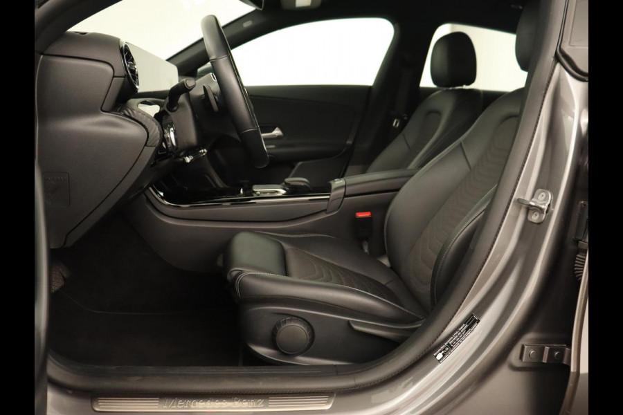 Mercedes-Benz CLA-Klasse Shooting Brake 180 Business Line | Half Leder | 1e eigenaar | Stoelverwarming | Cruise Control | Navigatie | Camera | Widescreen
