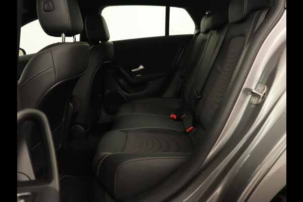 Mercedes-Benz CLA-Klasse Shooting Brake 180 Business Line | Half Leder | 1e eigenaar | Stoelverwarming | Cruise Control | Navigatie | Camera | Widescreen