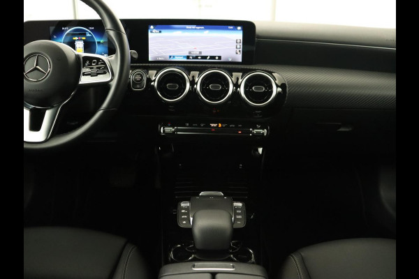 Mercedes-Benz CLA-Klasse Shooting Brake 180 Business Line | Half Leder | 1e eigenaar | Stoelverwarming | Cruise Control | Navigatie | Camera | Widescreen