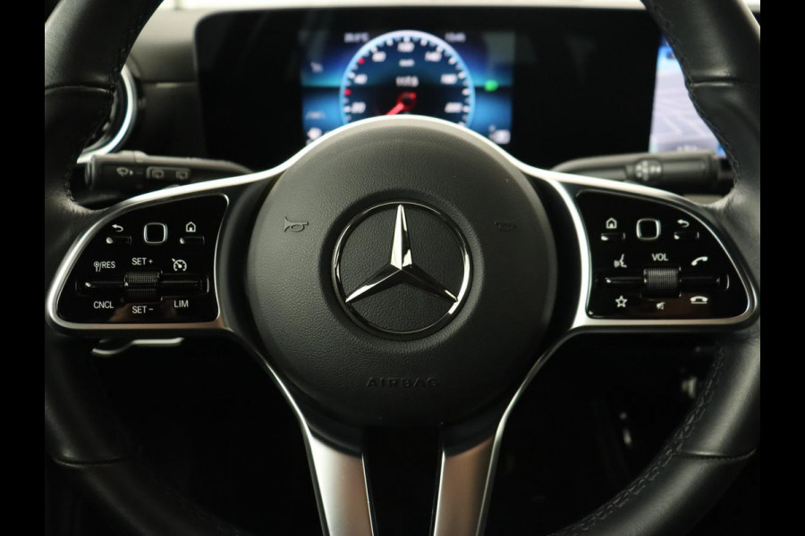 Mercedes-Benz CLA-Klasse Shooting Brake 180 Business Line | Half Leder | 1e eigenaar | Stoelverwarming | Cruise Control | Navigatie | Camera | Widescreen