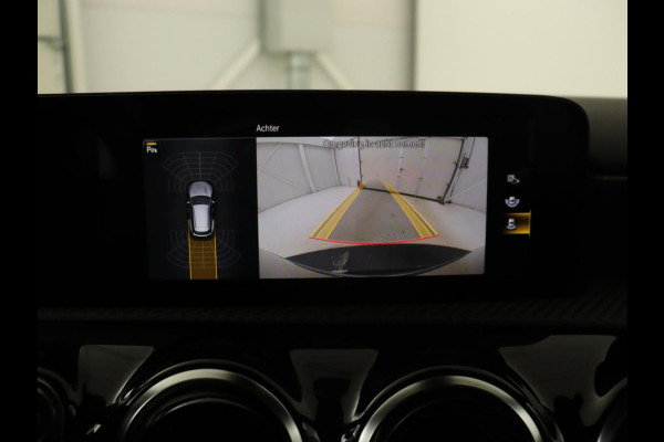 Mercedes-Benz CLA-Klasse Shooting Brake 180 Business Line | Half Leder | 1e eigenaar | Stoelverwarming | Cruise Control | Navigatie | Camera | Widescreen