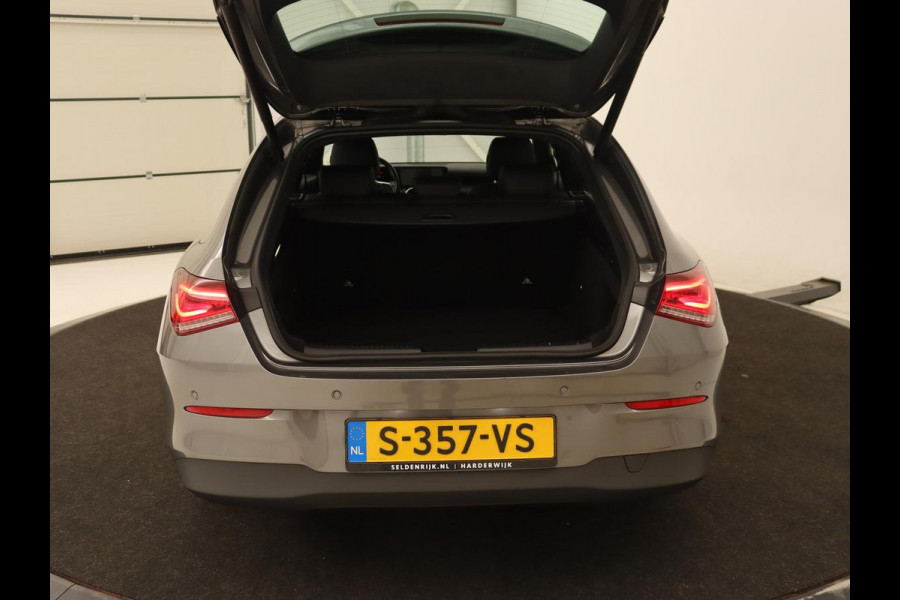 Mercedes-Benz CLA-Klasse Shooting Brake 180 Business Line | Half Leder | 1e eigenaar | Stoelverwarming | Cruise Control | Navigatie | Camera | Widescreen