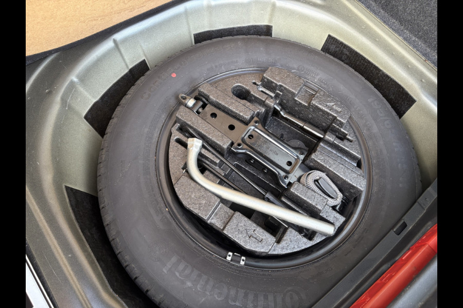 Škoda SCALA 1.0 TSi Sport Business CLIMA/CRUISE/CARPLAY/DAB/PDC/18INCH/TREKHAAK Škoda SCALA 1.0 TSi Sport Business CLIMA/CRUISE/CARPLAY/DAB/PDC/18INCH/TREKHAAK