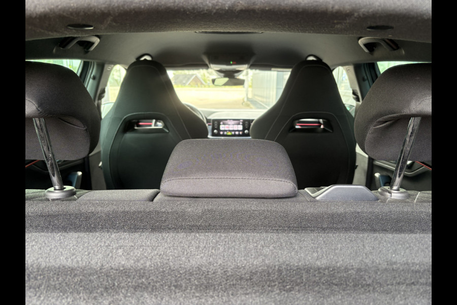 Škoda SCALA 1.0 TSi Sport Business CLIMA/CRUISE/CARPLAY/DAB/PDC/18INCH/TREKHAAK Škoda SCALA 1.0 TSi Sport Business CLIMA/CRUISE/CARPLAY/DAB/PDC/18INCH/TREKHAAK