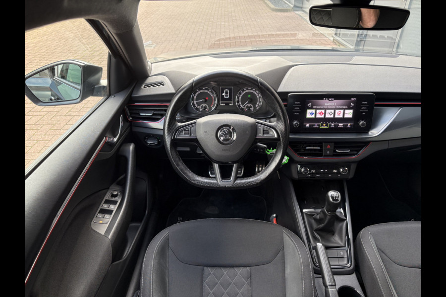 Škoda SCALA 1.0 TSi Sport Business CLIMA/CRUISE/CARPLAY/DAB/PDC/18INCH/TREKHAAK Škoda SCALA 1.0 TSi Sport Business CLIMA/CRUISE/CARPLAY/DAB/PDC/18INCH/TREKHAAK