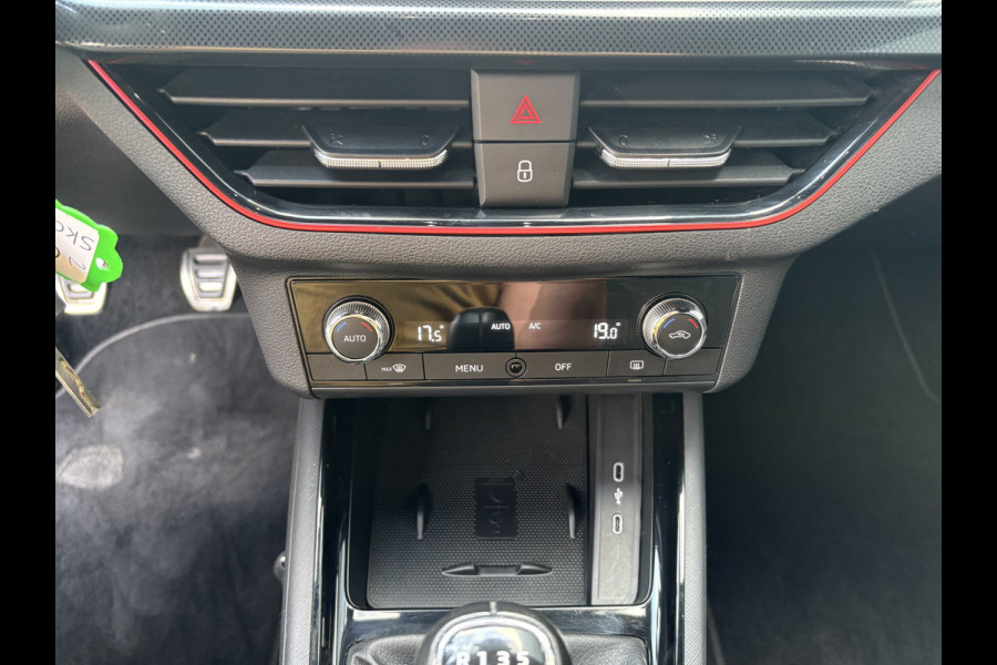 Škoda SCALA 1.0 TSi Sport Business CLIMA/CRUISE/CARPLAY/DAB/PDC/18INCH/TREKHAAK Škoda SCALA 1.0 TSi Sport Business CLIMA/CRUISE/CARPLAY/DAB/PDC/18INCH/TREKHAAK