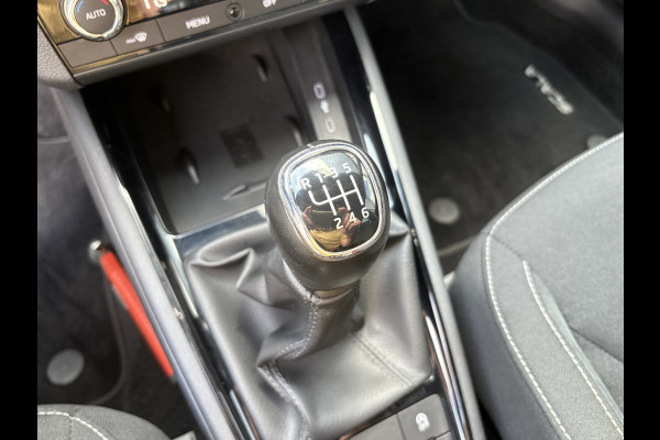 Škoda SCALA 1.0 TSi Sport Business CLIMA/CRUISE/CARPLAY/DAB/PDC/18INCH/TREKHAAK Škoda SCALA 1.0 TSi Sport Business CLIMA/CRUISE/CARPLAY/DAB/PDC/18INCH/TREKHAAK