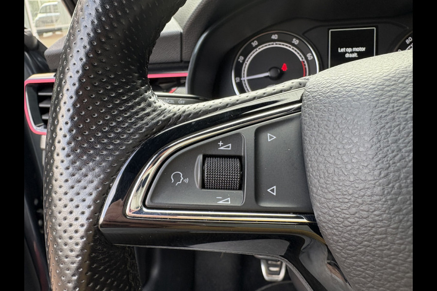 Škoda SCALA 1.0 TSi Sport Business CLIMA/CRUISE/CARPLAY/DAB/PDC/18INCH/TREKHAAK Škoda SCALA 1.0 TSi Sport Business CLIMA/CRUISE/CARPLAY/DAB/PDC/18INCH/TREKHAAK