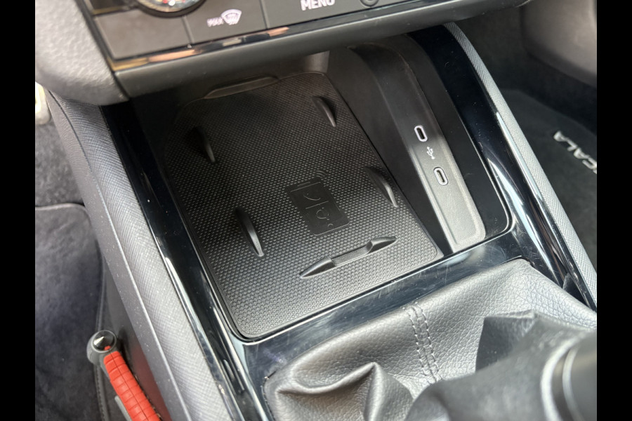 Škoda SCALA 1.0 TSi Sport Business CLIMA/CRUISE/CARPLAY/DAB/PDC/18INCH/TREKHAAK Škoda SCALA 1.0 TSi Sport Business CLIMA/CRUISE/CARPLAY/DAB/PDC/18INCH/TREKHAAK