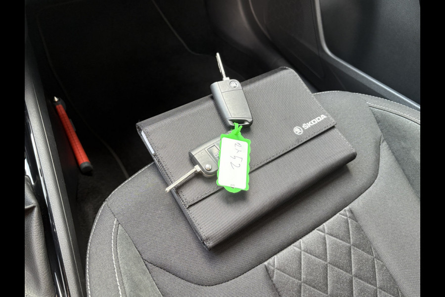 Škoda SCALA 1.0 TSi Sport Business CLIMA/CRUISE/CARPLAY/DAB/PDC/18INCH/TREKHAAK Škoda SCALA 1.0 TSi Sport Business CLIMA/CRUISE/CARPLAY/DAB/PDC/18INCH/TREKHAAK