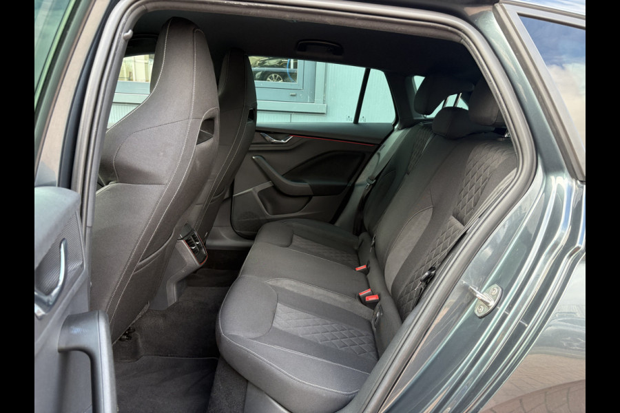 Škoda SCALA 1.0 TSi Sport Business CLIMA/CRUISE/CARPLAY/DAB/PDC/18INCH/TREKHAAK Škoda SCALA 1.0 TSi Sport Business CLIMA/CRUISE/CARPLAY/DAB/PDC/18INCH/TREKHAAK