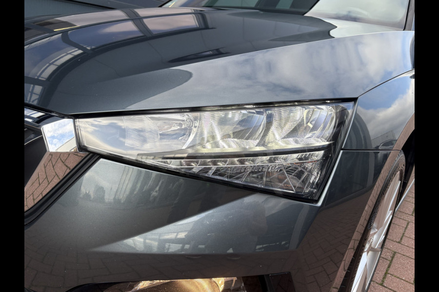 Škoda SCALA 1.0 TSi Sport Business CLIMA/CRUISE/CARPLAY/DAB/PDC/18INCH/TREKHAAK Škoda SCALA 1.0 TSi Sport Business CLIMA/CRUISE/CARPLAY/DAB/PDC/18INCH/TREKHAAK
