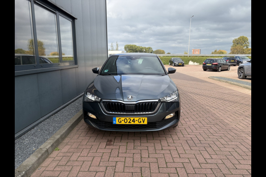 Škoda SCALA 1.0 TSi Sport Business CLIMA/CRUISE/CARPLAY/DAB/PDC/18INCH/TREKHAAK Škoda SCALA 1.0 TSi Sport Business CLIMA/CRUISE/CARPLAY/DAB/PDC/18INCH/TREKHAAK