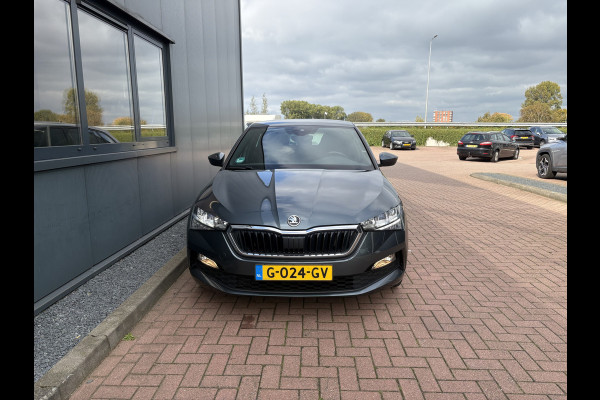 Škoda SCALA 1.0 TSi Sport Business CLIMA/CRUISE/CARPLAY/DAB/PDC/18INCH/TREKHAAK Škoda SCALA 1.0 TSi Sport Business CLIMA/CRUISE/CARPLAY/DAB/PDC/18INCH/TREKHAAK