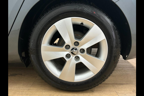 Škoda Fabia Occasion | Grijs | Tweedehands Skoda Fabia | Airco | Stoelverwarming | Getinte ruiten | Bluetoothradio Škoda Fabia Occasion | Grijs | Tweedehands Skoda Fabia | Airco | Stoelverwarming | Getinte ruiten | Bluetoothradio