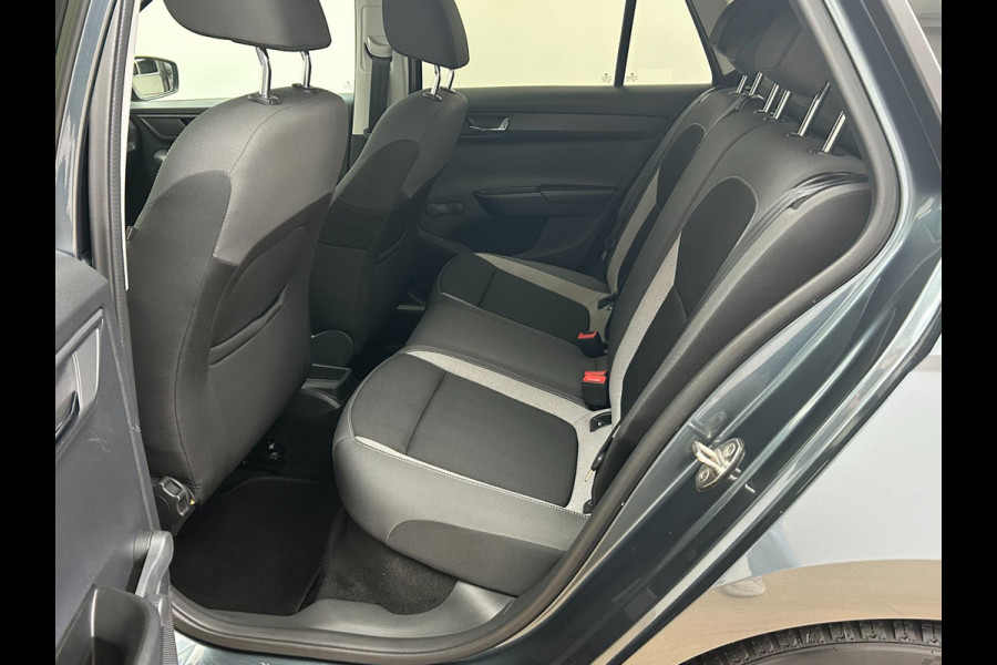 Škoda Fabia Occasion | Grijs | Tweedehands Skoda Fabia | Airco | Stoelverwarming | Getinte ruiten | Bluetoothradio Škoda Fabia Occasion | Grijs | Tweedehands Skoda Fabia | Airco | Stoelverwarming | Getinte ruiten | Bluetoothradio