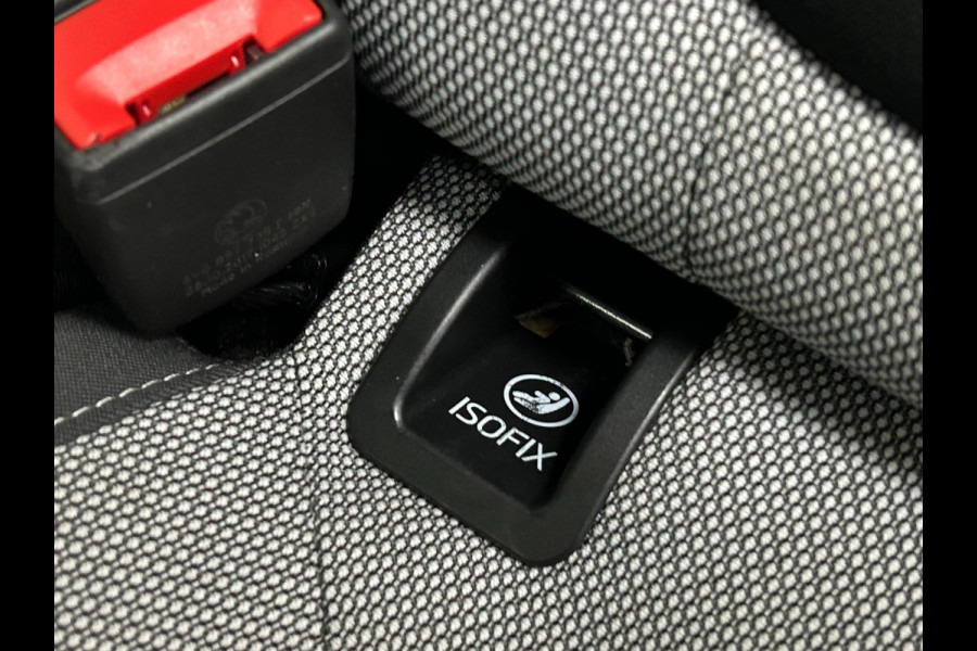 Škoda Fabia Occasion | Grijs | Tweedehands Skoda Fabia | Airco | Stoelverwarming | Getinte ruiten | Bluetoothradio Škoda Fabia Occasion | Grijs | Tweedehands Skoda Fabia | Airco | Stoelverwarming | Getinte ruiten | Bluetoothradio