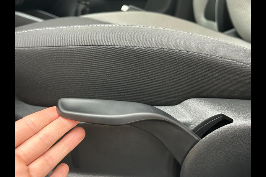 Škoda Fabia Occasion | Grijs | Tweedehands Skoda Fabia | Airco | Stoelverwarming | Getinte ruiten | Bluetoothradio Škoda Fabia Occasion | Grijs | Tweedehands Skoda Fabia | Airco | Stoelverwarming | Getinte ruiten | Bluetoothradio