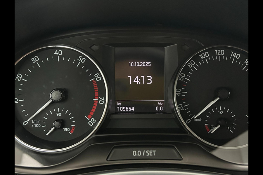 Škoda Fabia Occasion | Grijs | Tweedehands Skoda Fabia | Airco | Stoelverwarming | Getinte ruiten | Bluetoothradio Škoda Fabia Occasion | Grijs | Tweedehands Skoda Fabia | Airco | Stoelverwarming | Getinte ruiten | Bluetoothradio