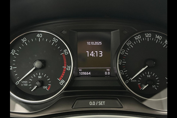 Škoda Fabia Occasion | Grijs | Tweedehands Skoda Fabia | Airco | Stoelverwarming | Getinte ruiten | Bluetoothradio Škoda Fabia Occasion | Grijs | Tweedehands Skoda Fabia | Airco | Stoelverwarming | Getinte ruiten | Bluetoothradio