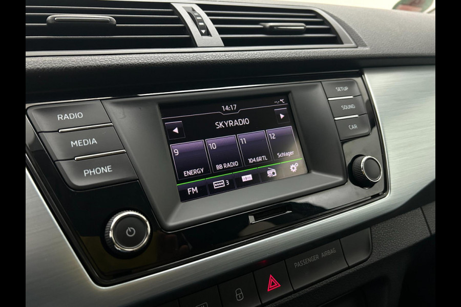 Škoda Fabia Occasion | Grijs | Tweedehands Skoda Fabia | Airco | Stoelverwarming | Getinte ruiten | Bluetoothradio Škoda Fabia Occasion | Grijs | Tweedehands Skoda Fabia | Airco | Stoelverwarming | Getinte ruiten | Bluetoothradio