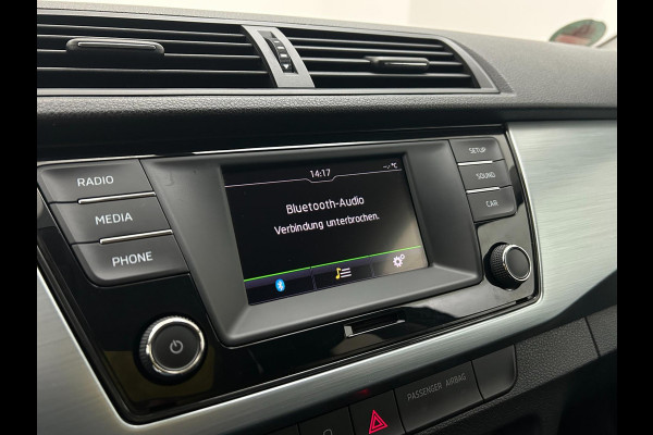 Škoda Fabia Occasion | Grijs | Tweedehands Skoda Fabia | Airco | Stoelverwarming | Getinte ruiten | Bluetoothradio Škoda Fabia Occasion | Grijs | Tweedehands Skoda Fabia | Airco | Stoelverwarming | Getinte ruiten | Bluetoothradio