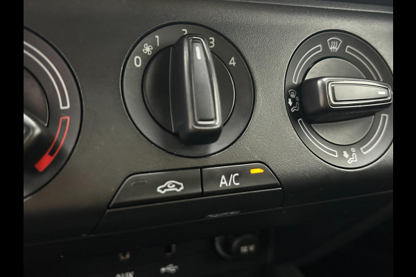 Škoda Fabia Occasion | Grijs | Tweedehands Skoda Fabia | Airco | Stoelverwarming | Getinte ruiten | Bluetoothradio Škoda Fabia Occasion | Grijs | Tweedehands Skoda Fabia | Airco | Stoelverwarming | Getinte ruiten | Bluetoothradio