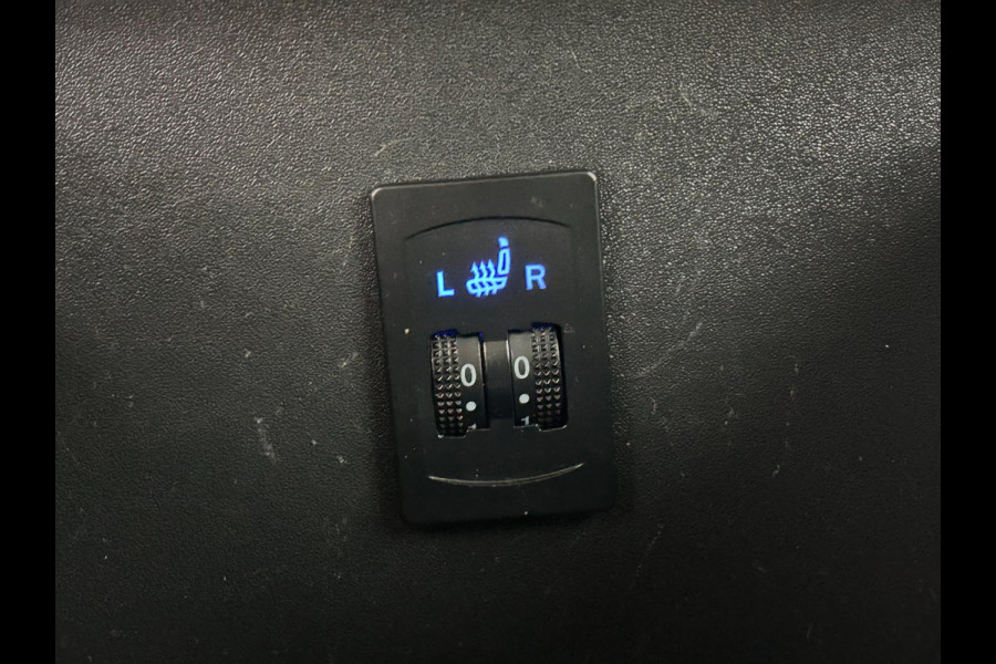 Škoda Fabia Occasion | Grijs | Tweedehands Skoda Fabia | Airco | Stoelverwarming | Getinte ruiten | Bluetoothradio Škoda Fabia Occasion | Grijs | Tweedehands Skoda Fabia | Airco | Stoelverwarming | Getinte ruiten | Bluetoothradio