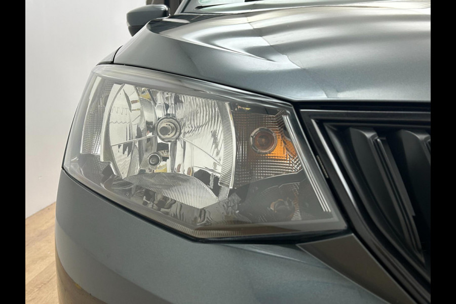 Škoda Fabia Occasion | Grijs | Tweedehands Skoda Fabia | Airco | Stoelverwarming | Getinte ruiten | Bluetoothradio Škoda Fabia Occasion | Grijs | Tweedehands Skoda Fabia | Airco | Stoelverwarming | Getinte ruiten | Bluetoothradio
