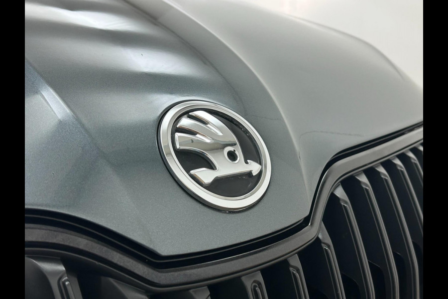 Škoda Fabia Occasion | Grijs | Tweedehands Skoda Fabia | Airco | Stoelverwarming | Getinte ruiten | Bluetoothradio Škoda Fabia Occasion | Grijs | Tweedehands Skoda Fabia | Airco | Stoelverwarming | Getinte ruiten | Bluetoothradio