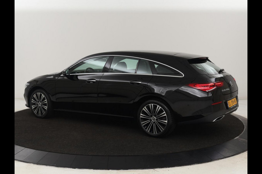 Mercedes-Benz CLA-Klasse Shooting Brake 250 e AMG Line | Half Leder | Carplay | Stoelverwarming | Camera | LED | Navigatie | Adaptive Cruise