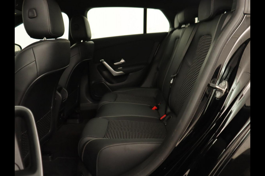 Mercedes-Benz CLA-Klasse Shooting Brake 250 e AMG Line | Half Leder | Carplay | Stoelverwarming | Camera | LED | Navigatie | Adaptive Cruise